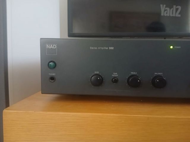 מגבר NAD 302