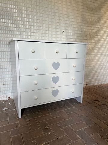 שידת תינוק