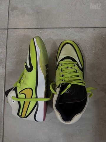 Nike Air Zoom G.T. Hustle2