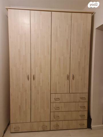 ארון בגדים