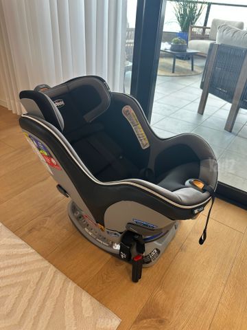 כסא בטיחות Chicco NextFix