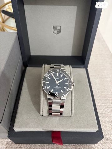 שעון Oris Aquis date 43.5