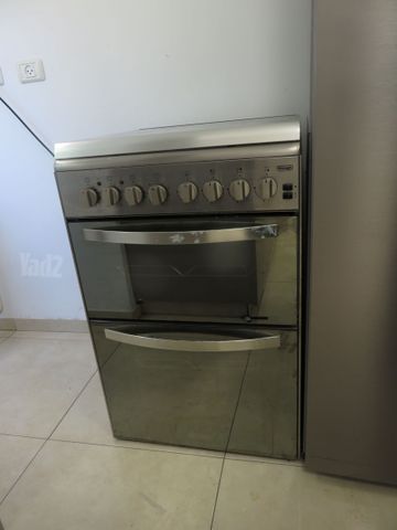 שולחן +כסאות