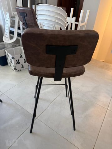 כסאות בר חדשים