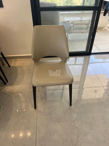 כיסאות