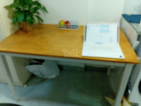 שולחן עץ
