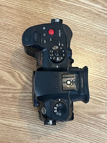 Panasonic GH5s