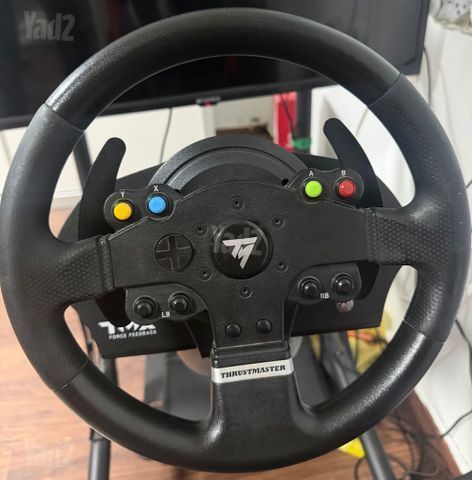 הגה ודוושות thrustmaster