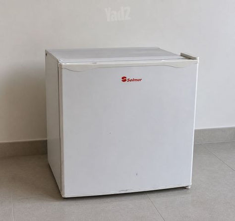 מקרר מיני Selmor לבן