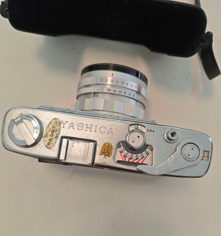 מצלמה וינטג' yashica