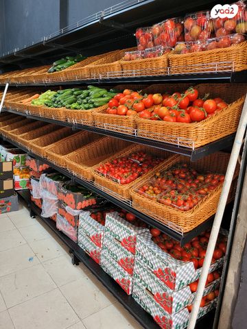 מדפים לחנות