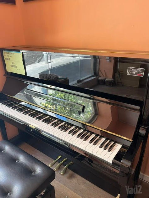 YAMAHA U1 A