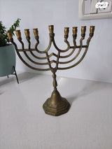 חנוכיה מנחושת