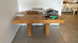 שולחן עץ