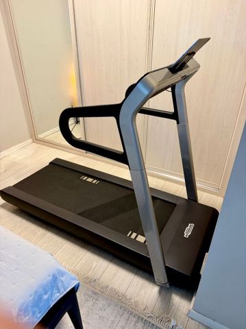 Technogym הליכון יוקרתי