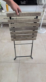 שולחן עץ