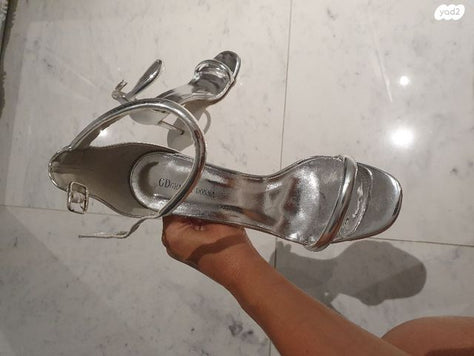 נעל עקב כסופה חדשה