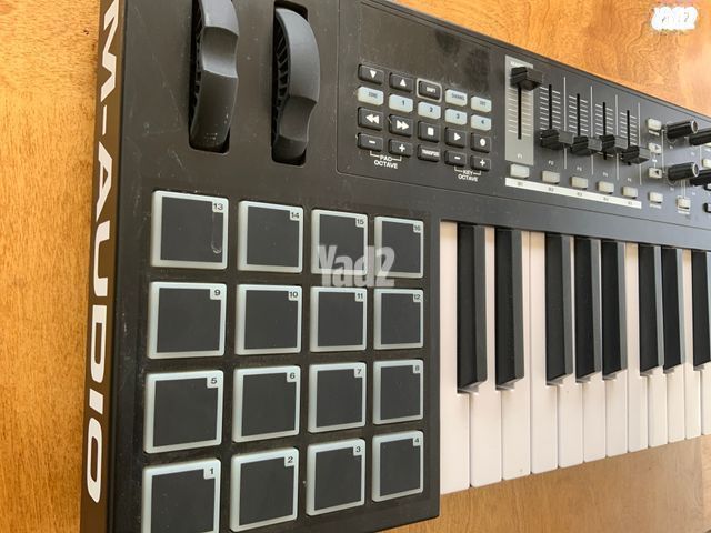 מקלדת שליטה M-Audio