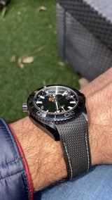 שעון אומגה קרמי deep black