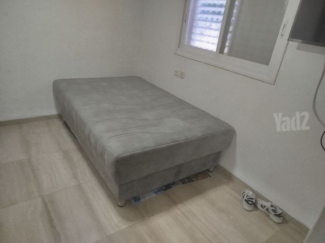 למכירה מיטה וחצי במצב מעולה