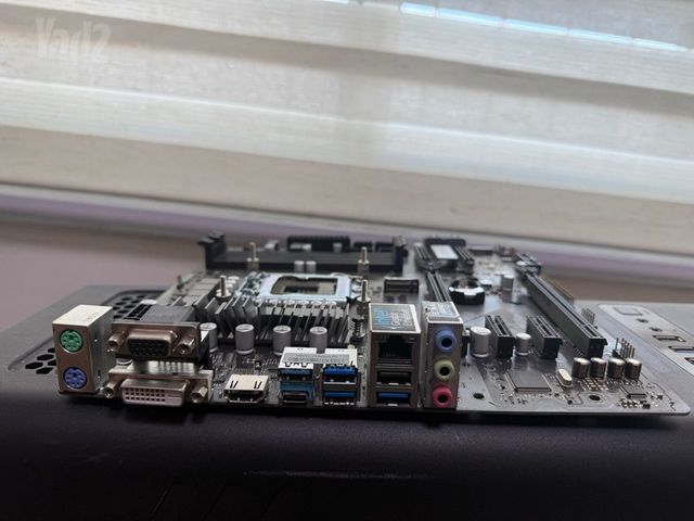 לוח אם ASRock Z370M Pro4