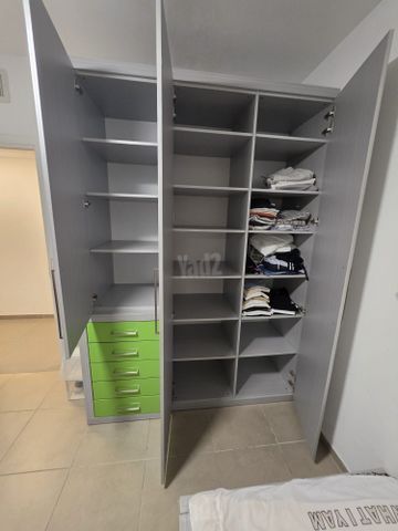 ארון שלוש דלתות