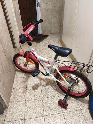 אופניים לילדים --- נמכר