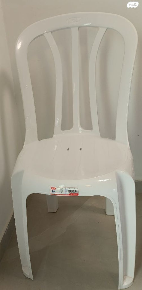 כסאות פלסטיק