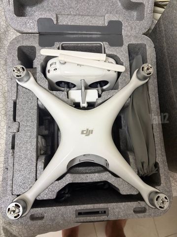 רחפן Phantom 4 ADV