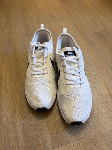 נעלי ריצה Nike