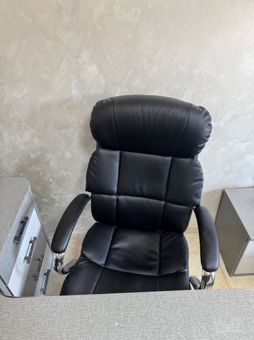 כיסא עור משרדי