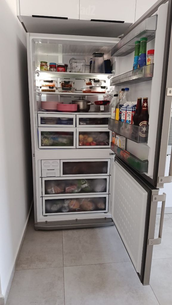 מקרר בלומברג