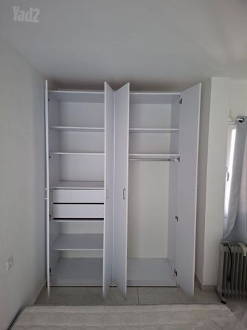 ארון לבן