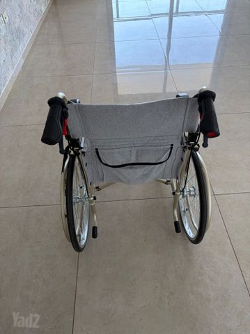 כיסא גלגלים