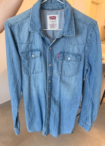 מכופתרת ג׳ינס levis