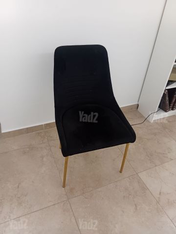שולחן עגול מעץ