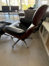 כורסא והדום בסגנון ״EAMES”