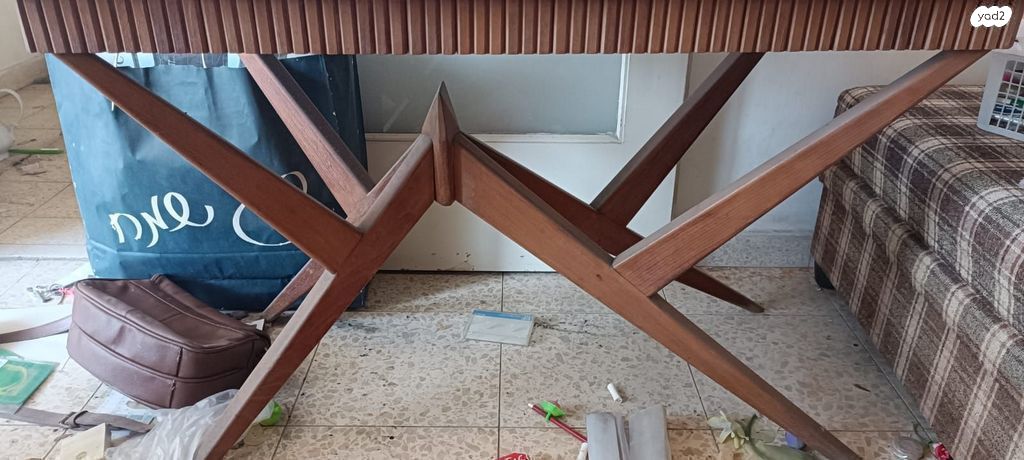 שולחן