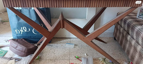 שולחן