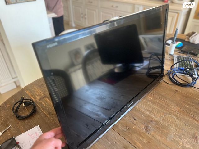 טלוויזיה LCD