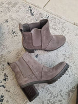 מגפוני UGG