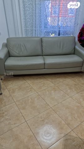 סלון עור
