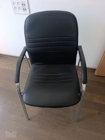 כיסאות