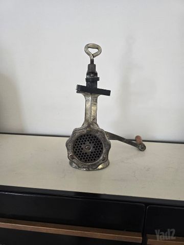 טוחן בשר ידני