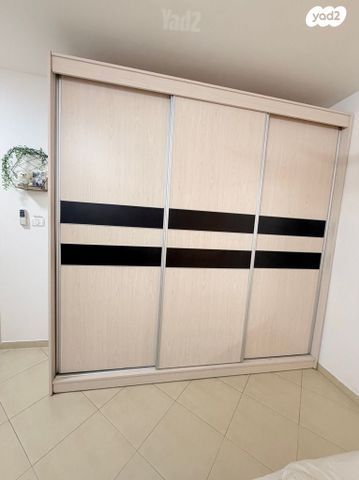 ארון הזזה