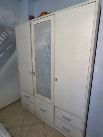 ארון לחדר נוער