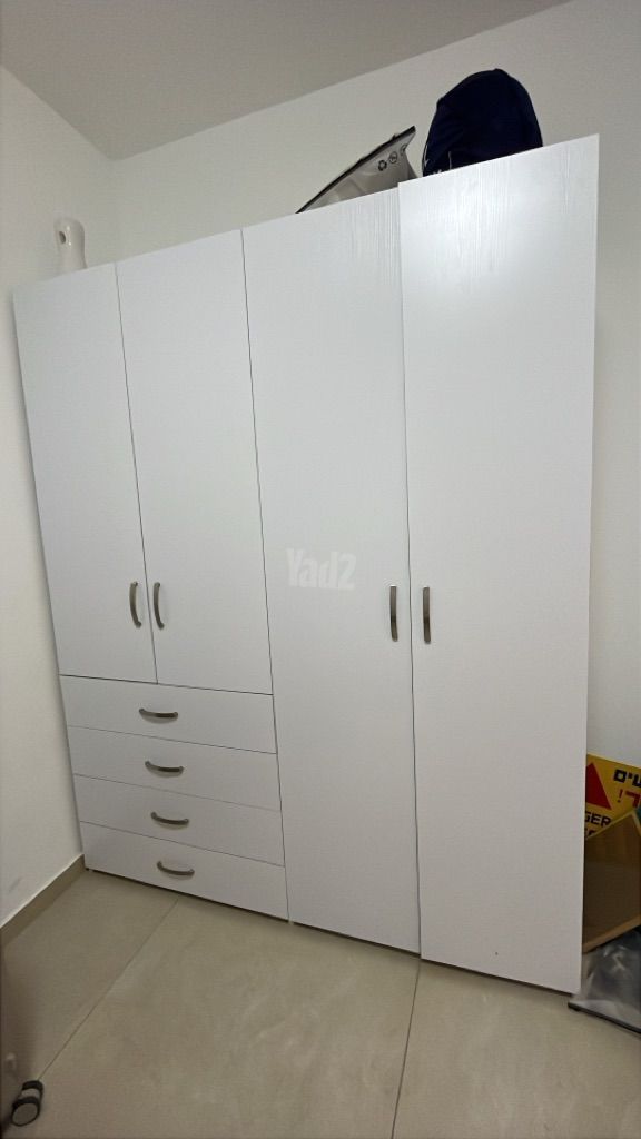 ארון בגדים