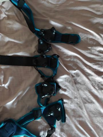 HTC VIVE 5 Trackers + 2 Bases