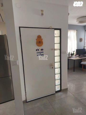 דלת רב בריח