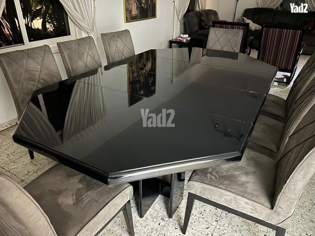 שולחן מתומן נפתח